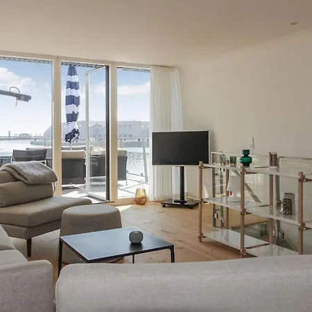 Ship In With Wifi נקסו