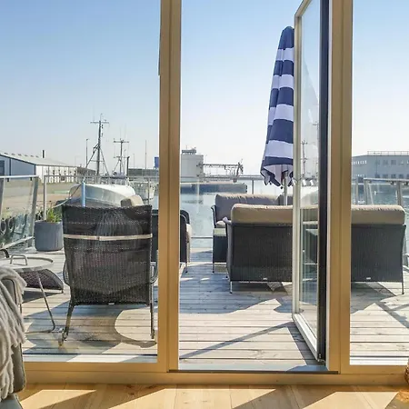 Ship In With Wifi Botel Neksø