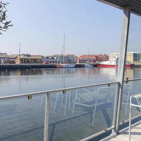 Ship In With Wifi 5*