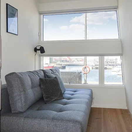 Ship In With Wifi 5* Neksø