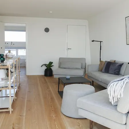 Ship In With Wifi 5*