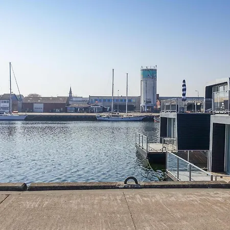 Botel Ship In With Wifi 5*