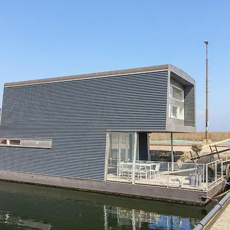 Botel Ship In With Wifi 5*