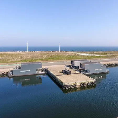 Ship In With Wifi 5* Neksø