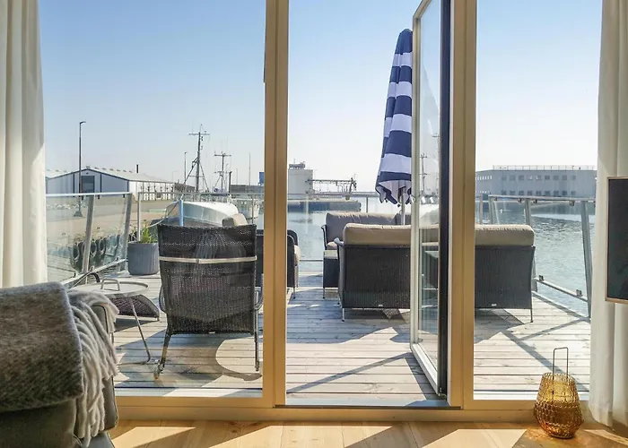 Ship In With Wifi Botel Neksø