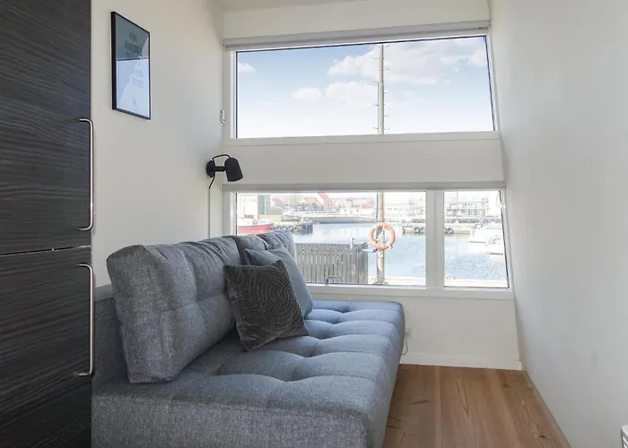 Ship In With Wifi 5* Neksø