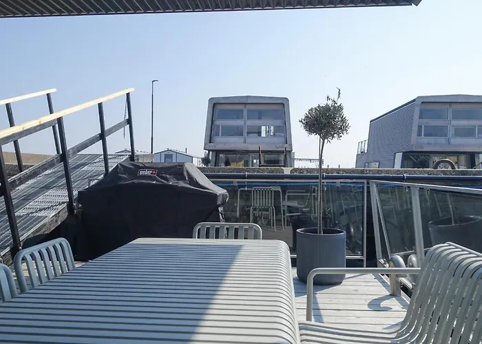 Ship In With Wifi Neksø