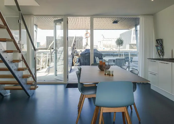 Ship In With Wifi 5* Neksø