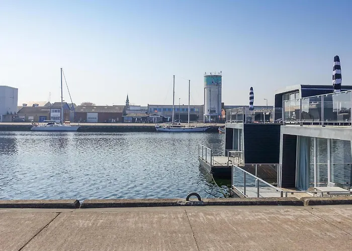 船上ホテル Ship In With Wifi 5*